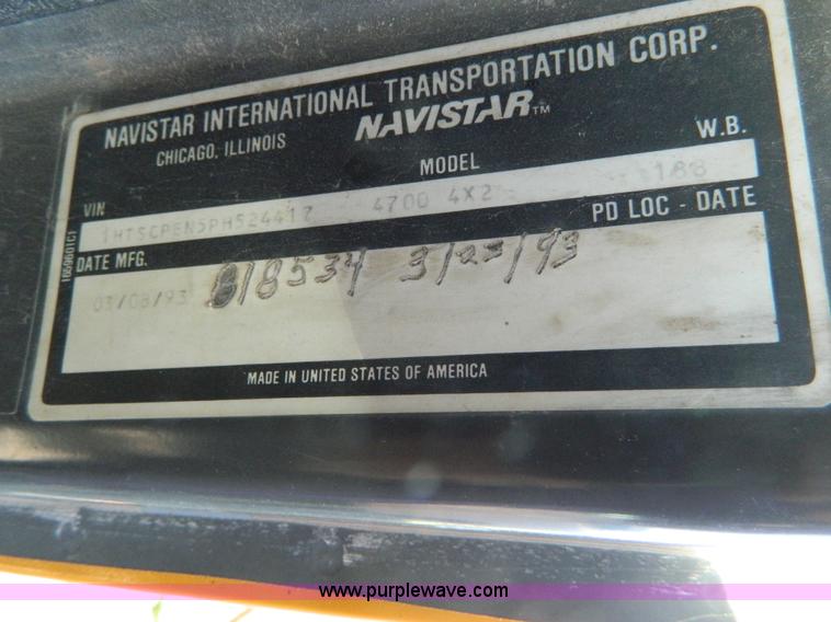 image for item H2388 1993 International 4700 dump truck