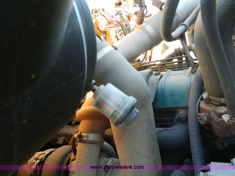 image for item H2388 1993 International 4700 dump truck