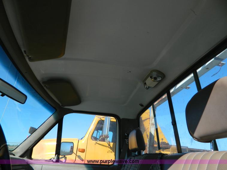 image for item H2389 1992 Ford F250 pickup truck