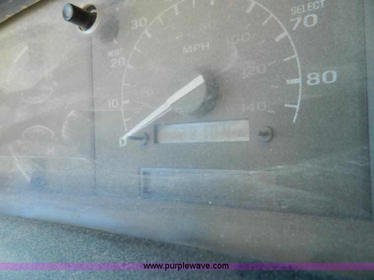 image for item H2389 1992 Ford F250 pickup truck