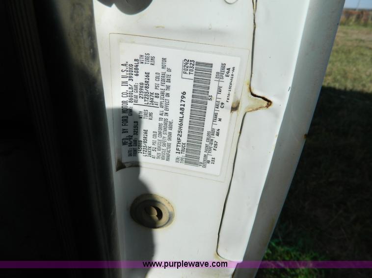 image for item H2389 1992 Ford F250 pickup truck