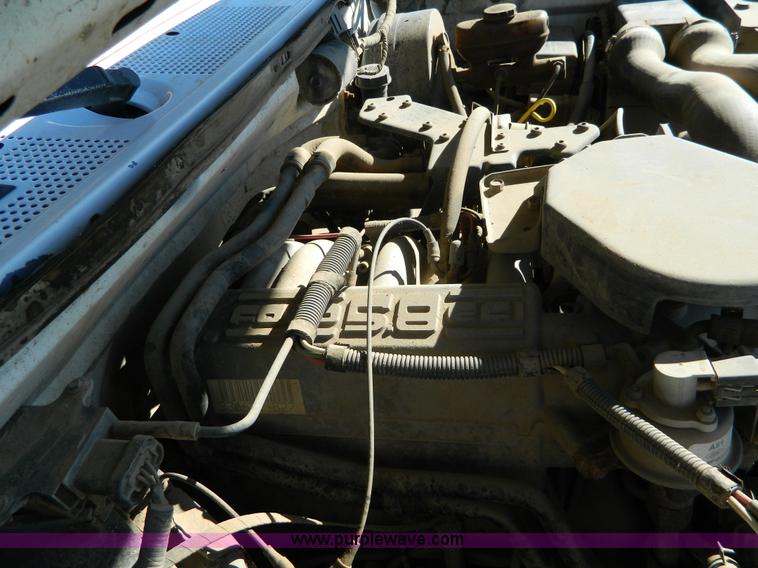 image for item H2389 1992 Ford F250 pickup truck