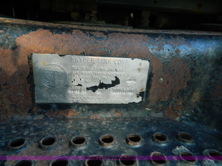 image for item H2394 2000 International 4900 dump truck