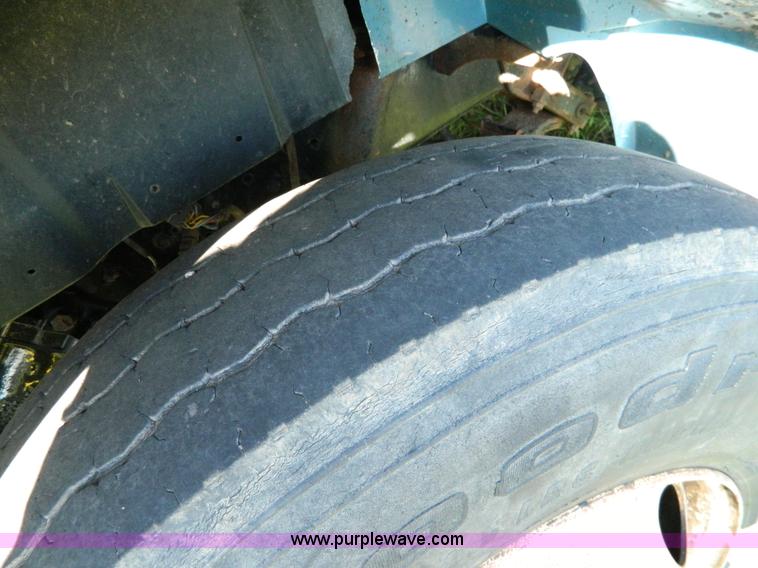 image for item H2394 2000 International 4900 dump truck