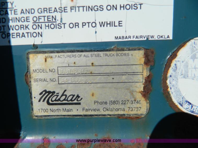 image for item H2394 2000 International 4900 dump truck