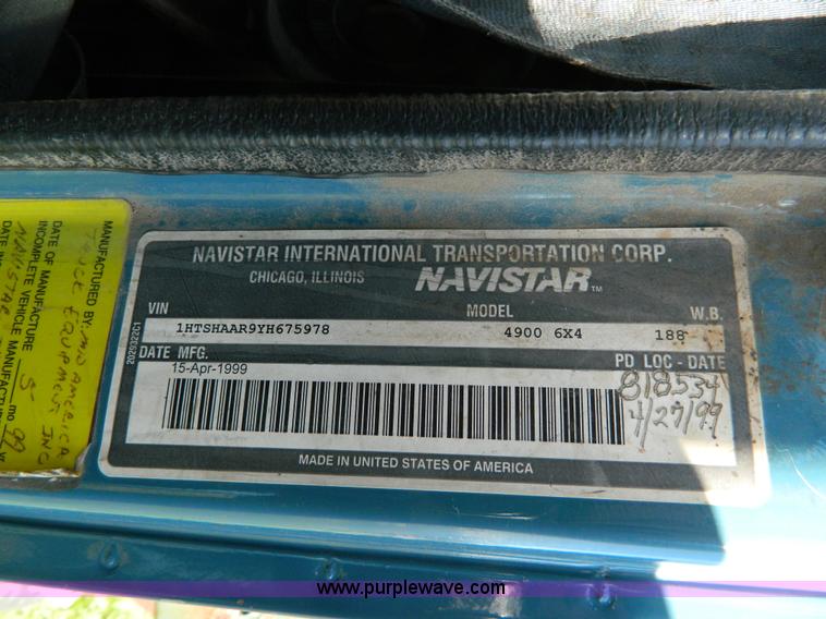 image for item H2394 2000 International 4900 dump truck