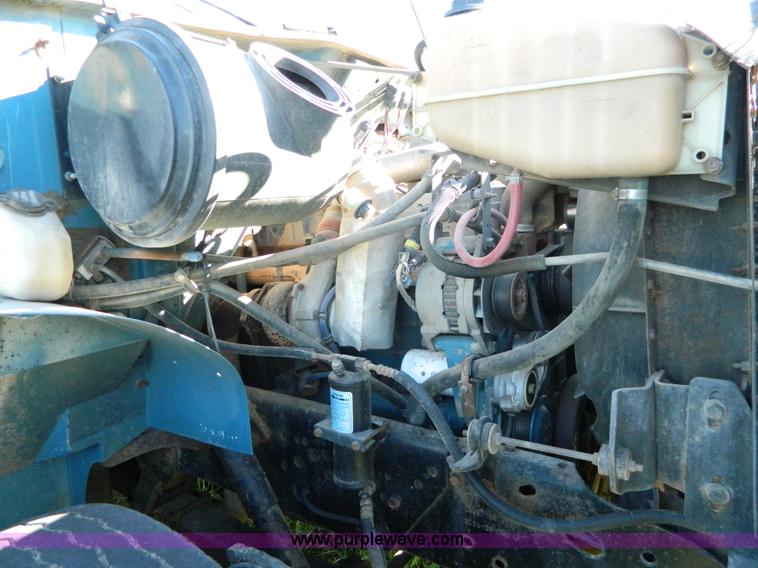 image for item H2394 2000 International 4900 dump truck