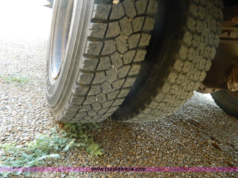 image for item H2422 1992 Blue Bird TC2000 bus