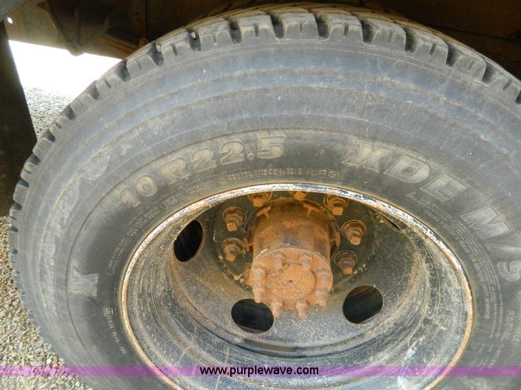 image for item H2422 1992 Blue Bird TC2000 bus