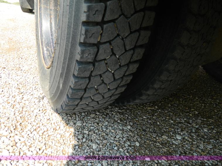 image for item H2422 1992 Blue Bird TC2000 bus