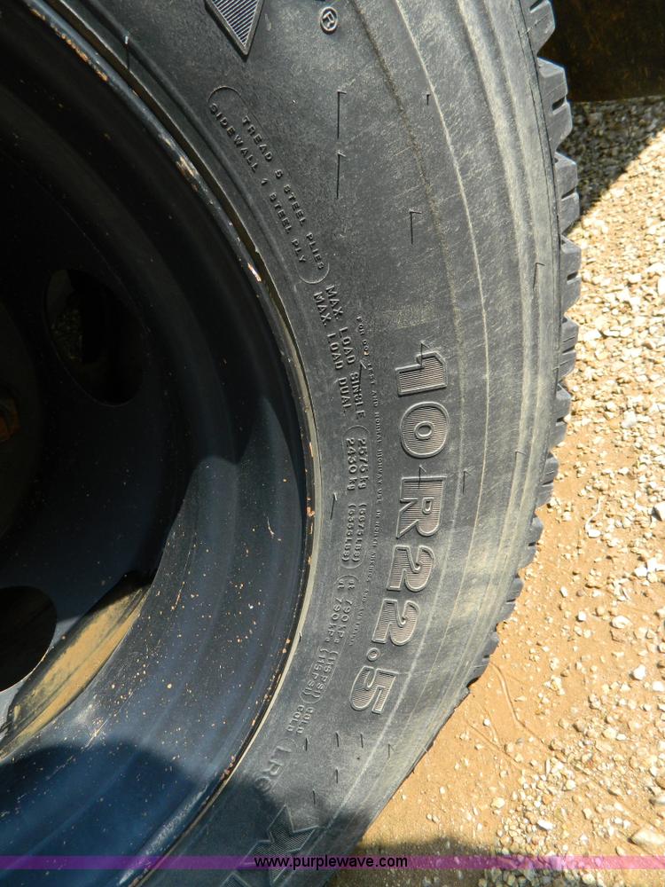 image for item H2423 1997 Blue Bird TC2000 bus