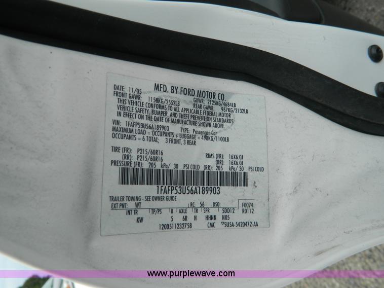 image for item H2431 2006 Ford Taurus SE