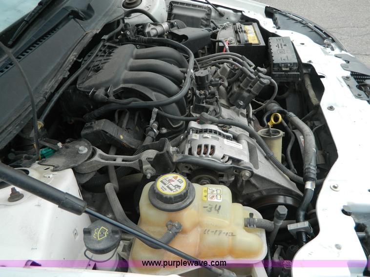 image for item H2431 2006 Ford Taurus SE