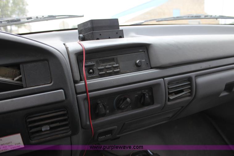 image for item H8826 1994 Ford F350 utility truck