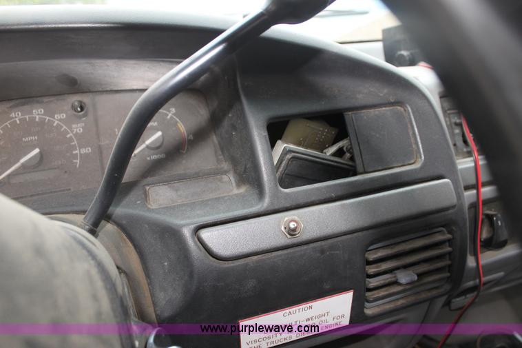 image for item H8826 1994 Ford F350 utility truck