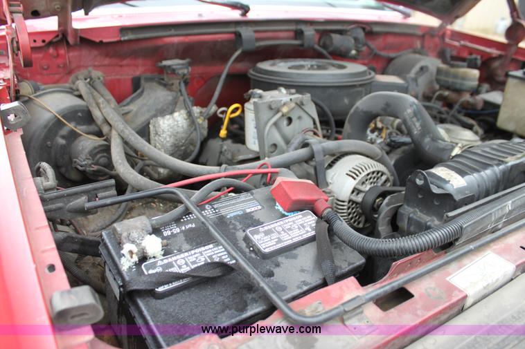 image for item H8826 1994 Ford F350 utility truck