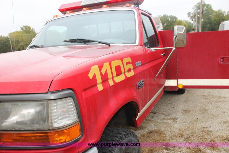 image for item H8826 1994 Ford F350 utility truck