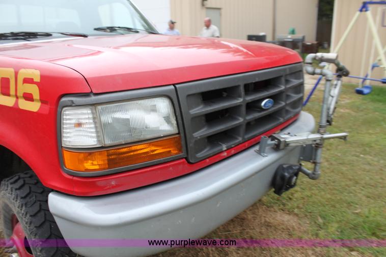 image for item H8826 1994 Ford F350 utility truck