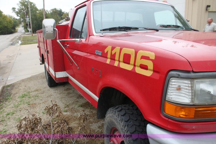 image for item H8826 1994 Ford F350 utility truck
