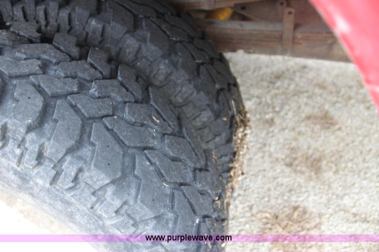 image for item H8826 1994 Ford F350 utility truck