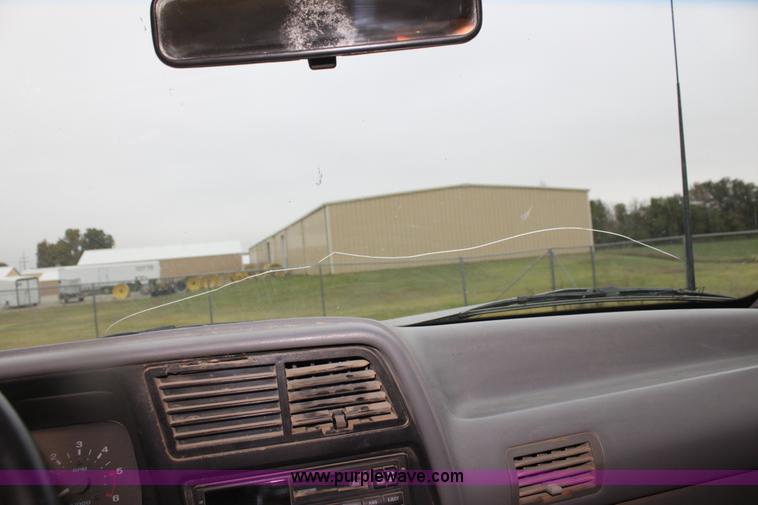 image for item H8828 1993 Ford Ranger SuperCab pickup truck