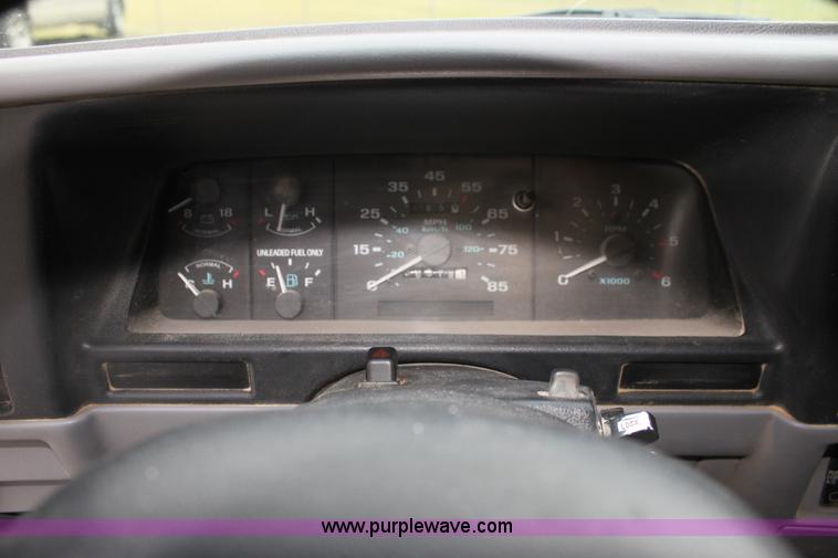 image for item H8828 1993 Ford Ranger SuperCab pickup truck