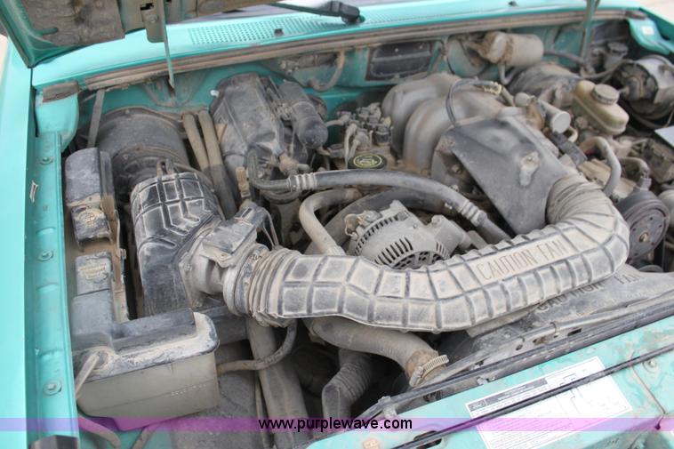 image for item H8828 1993 Ford Ranger SuperCab pickup truck