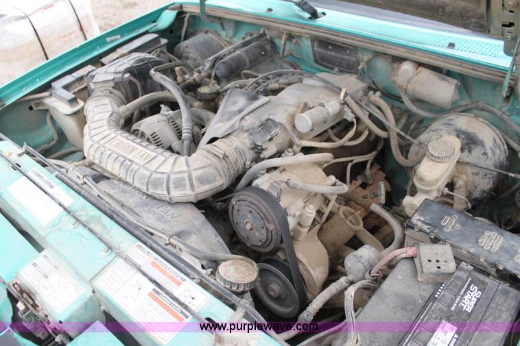 image for item H8828 1993 Ford Ranger SuperCab pickup truck