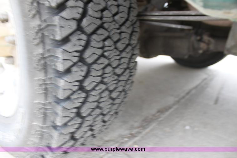 image for item H8828 1993 Ford Ranger SuperCab pickup truck