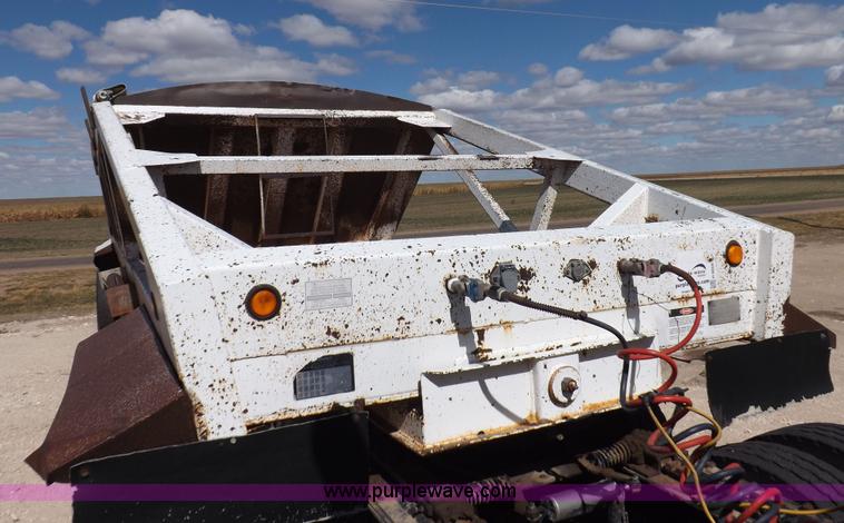 image for item H9068 1991 Fruehauf belly dump trailer