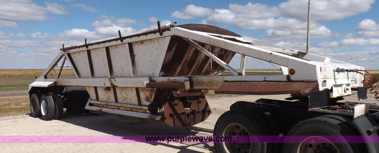 image for item H9068 1991 Fruehauf belly dump trailer