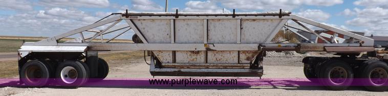 image for item H9068 1991 Fruehauf belly dump trailer