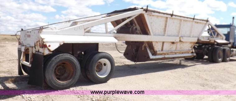 image for item H9068 1991 Fruehauf belly dump trailer