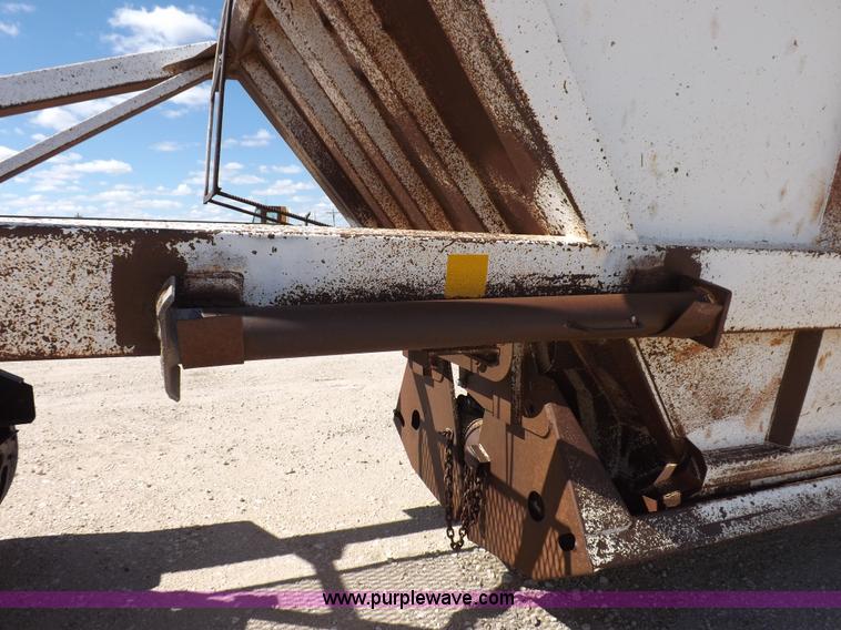 image for item H9068 1991 Fruehauf belly dump trailer