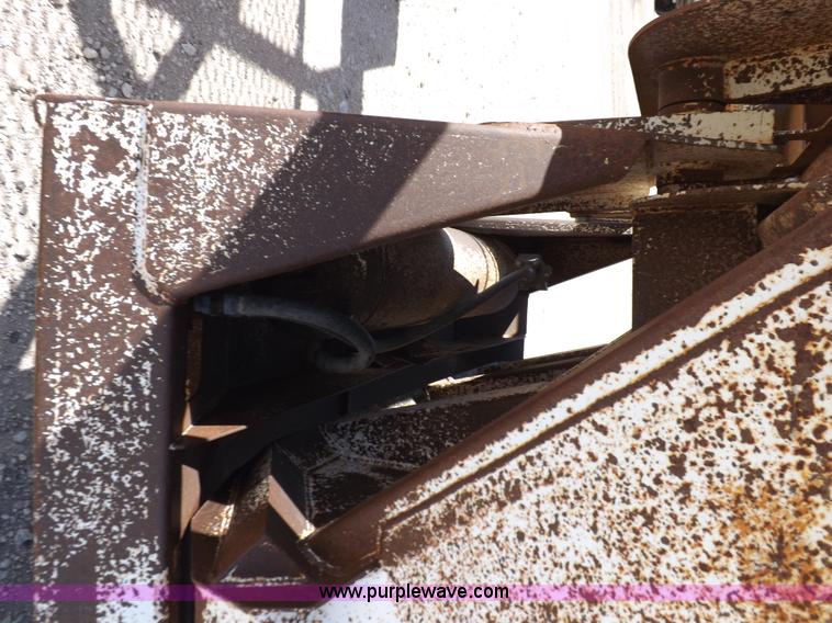 image for item H9068 1991 Fruehauf belly dump trailer