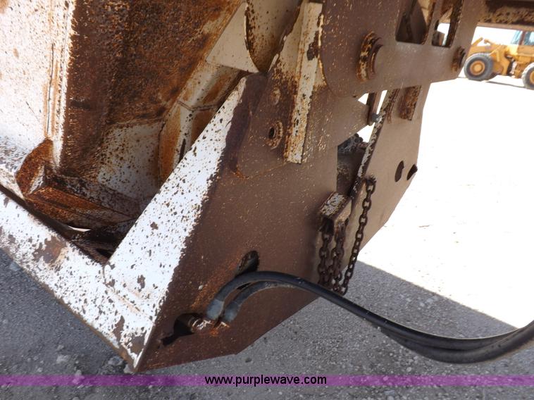 image for item H9068 1991 Fruehauf belly dump trailer