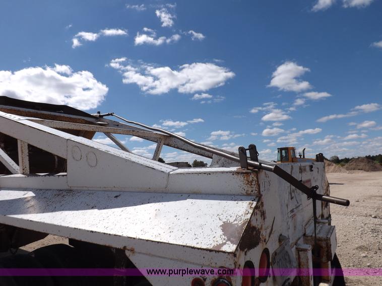 image for item H9068 1991 Fruehauf belly dump trailer