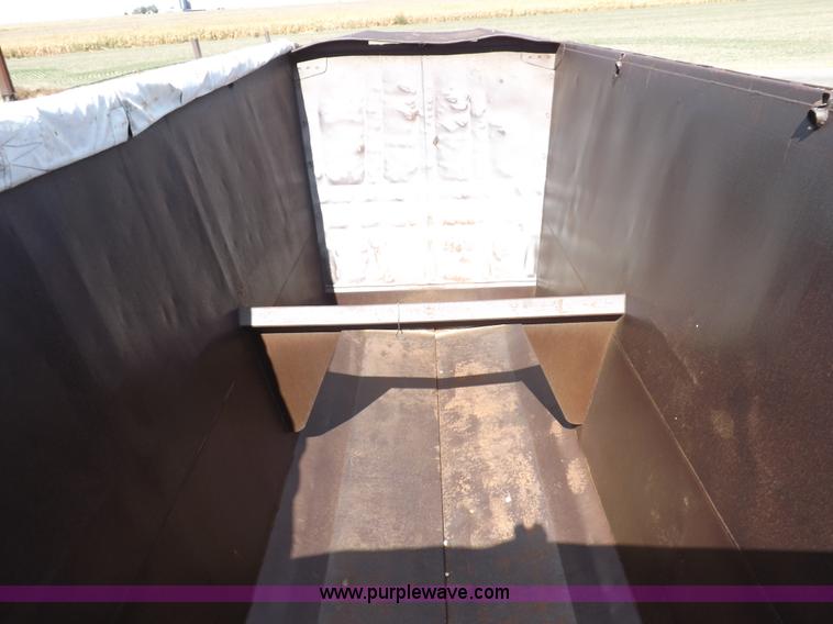 image for item H9068 1991 Fruehauf belly dump trailer