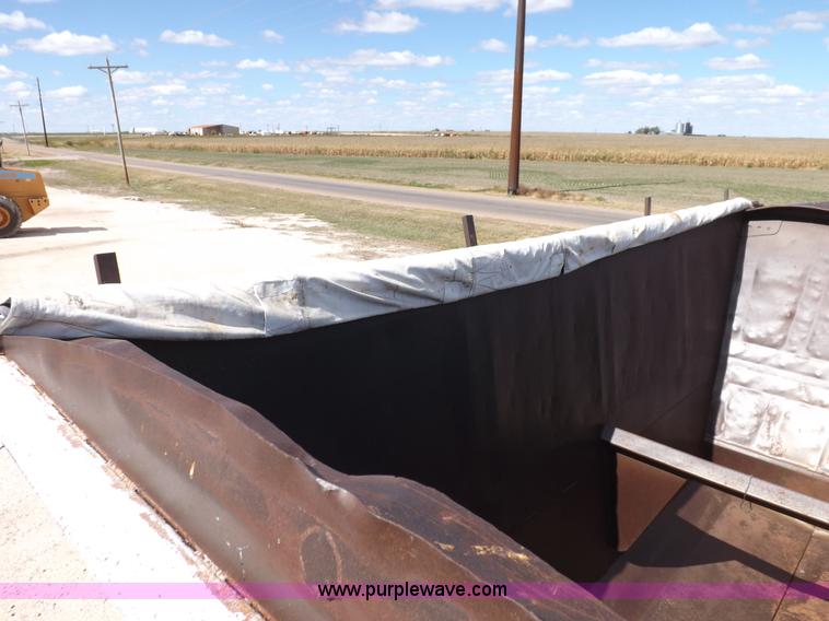 image for item H9068 1991 Fruehauf belly dump trailer