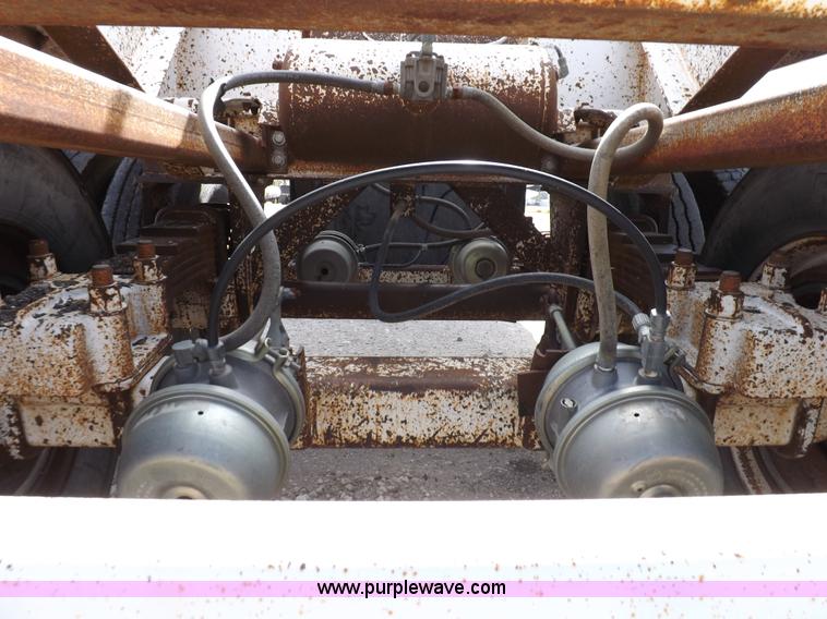image for item H9068 1991 Fruehauf belly dump trailer