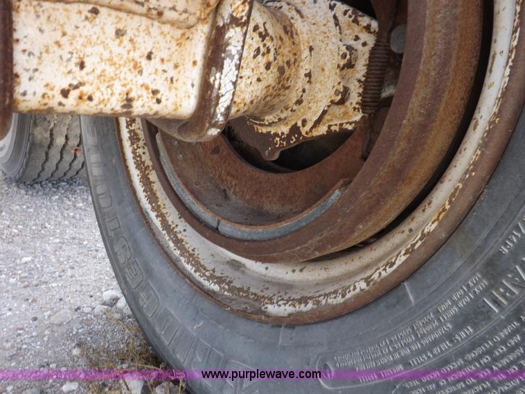 image for item H9068 1991 Fruehauf belly dump trailer