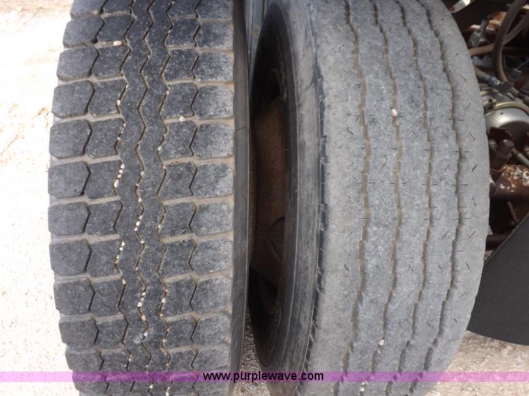 image for item H9068 1991 Fruehauf belly dump trailer