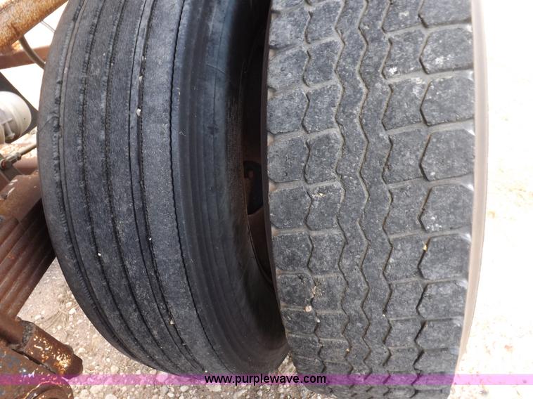 image for item H9068 1991 Fruehauf belly dump trailer