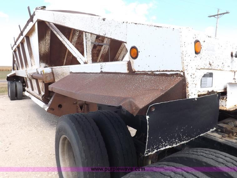 image for item H9068 1991 Fruehauf belly dump trailer