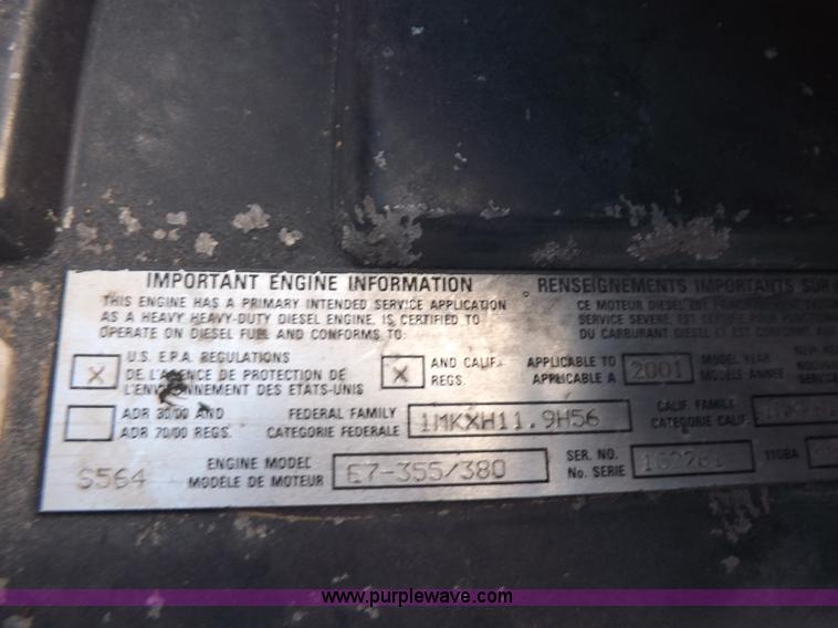 image for item H9069 2001 Mack CH613 semi truck