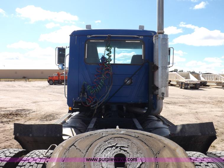 image for item H9069 2001 Mack CH613 semi truck