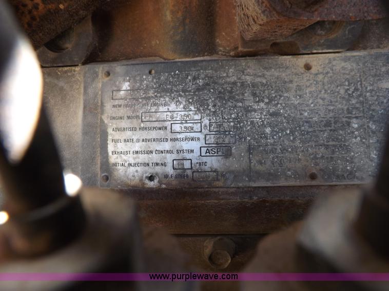 image for item H9070 1988 Mack R688ST semi truck