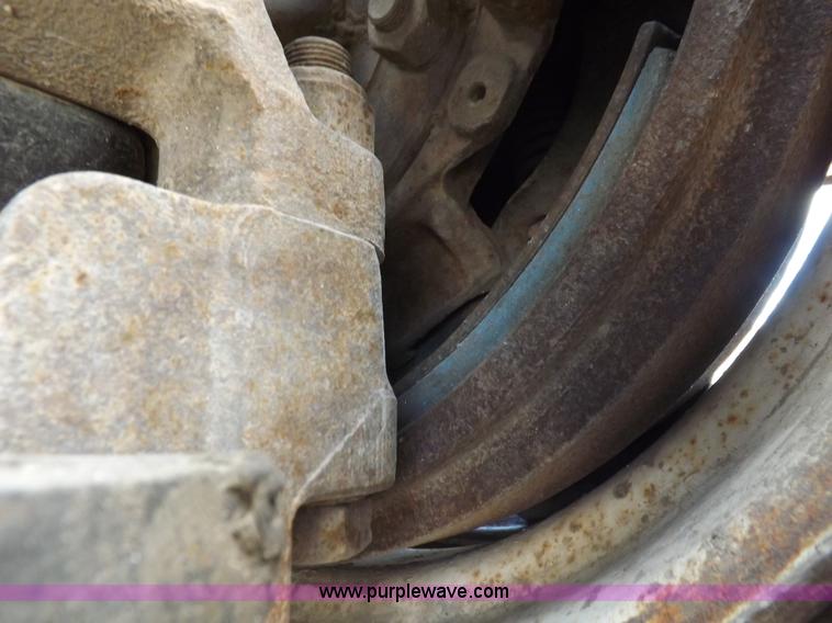 image for item H9070 1988 Mack R688ST semi truck