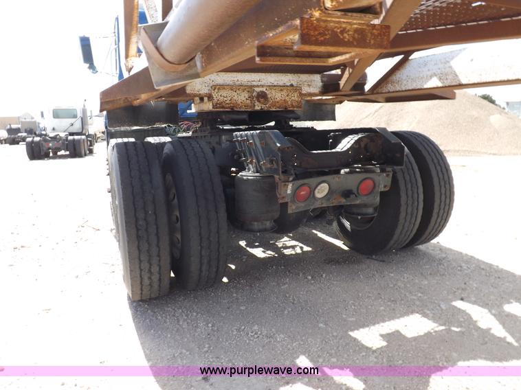 image for item H9071 2001 Mack CH613 semi truck