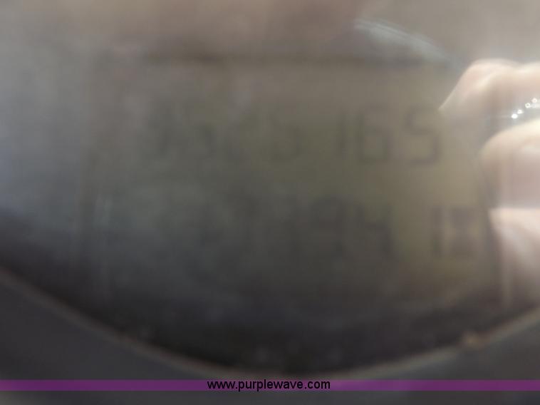 image for item H9071 2001 Mack CH613 semi truck